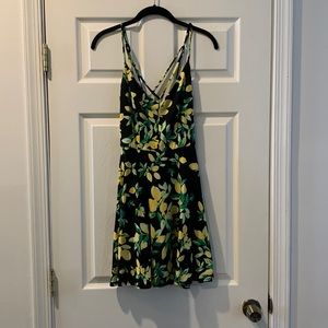 Super soft and cute black dress with lemon pattern!